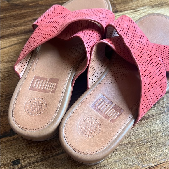 FitFlop Red Crisscross Perforated Leather Slide Sandals Sz 7 - Picture 3 of 10
